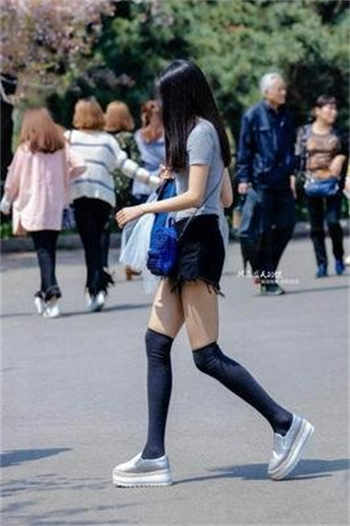 希宁和闺蜜的轮船之旅